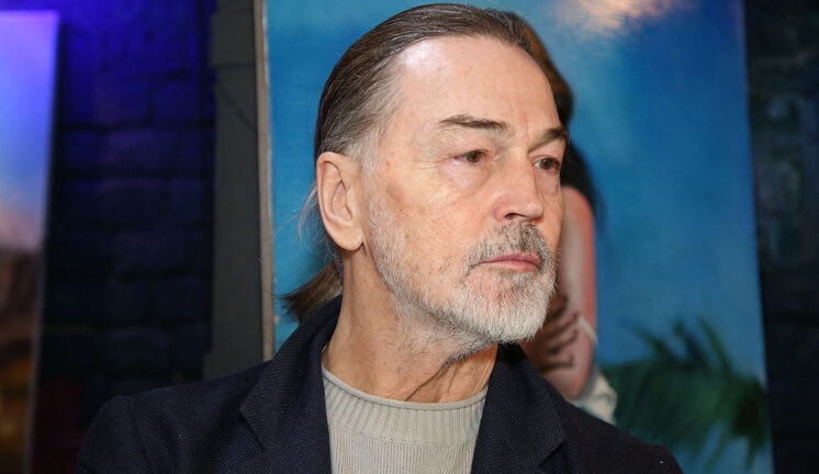 Ожившие полотна Сафронова: мультимедийная выставка с нейрозеркалами открывается в Индии