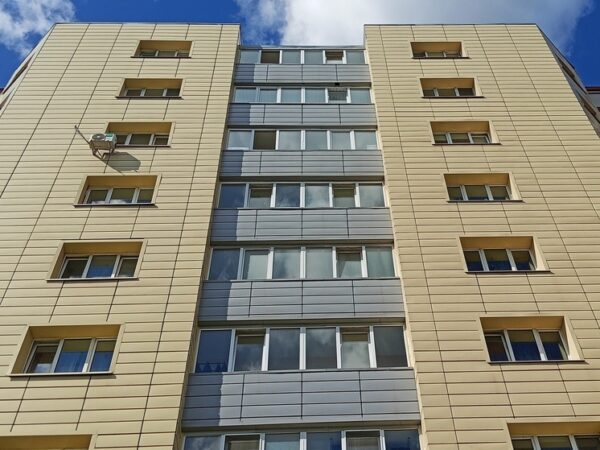 Площади новостроек все меньше, а цены на них все выше