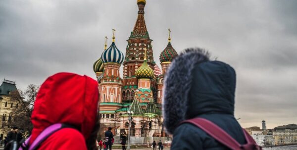 Дружба только на публику: гражданка Индии рассказала, как над ней издевались на границе РФ»>