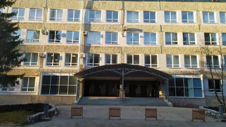 В РФ погиб гендиректор завода «АНКОС»: с ним была маленькая дочь»>