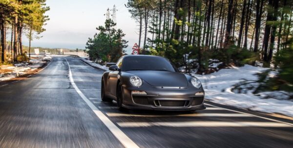 Ездил на Porsche: в Швейцарии беженца из Украины заставили вернуть социальную помощь»>