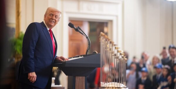 Совет мира Трампа: президент США одобрил идею внести Путиным $1 млрд замороженных активов»>