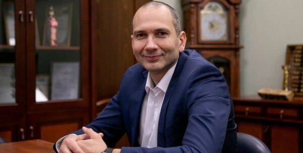 В России умирают топ-чиновники: найден мертвым бывший замминистра труда Алексей Скляр»>